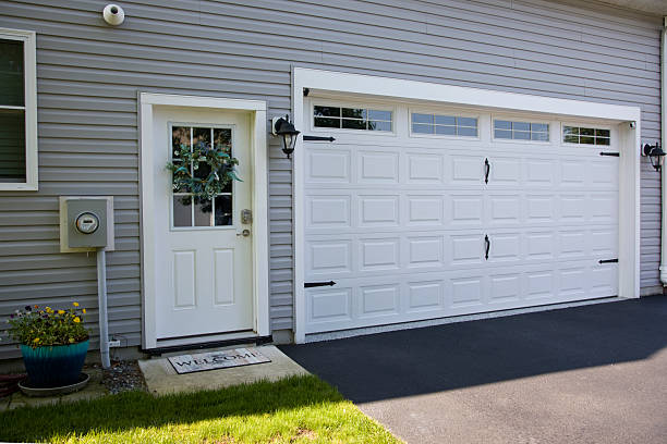 24/7 Emergency Garage Door Panel Replacement experts in Wyoming, DE
